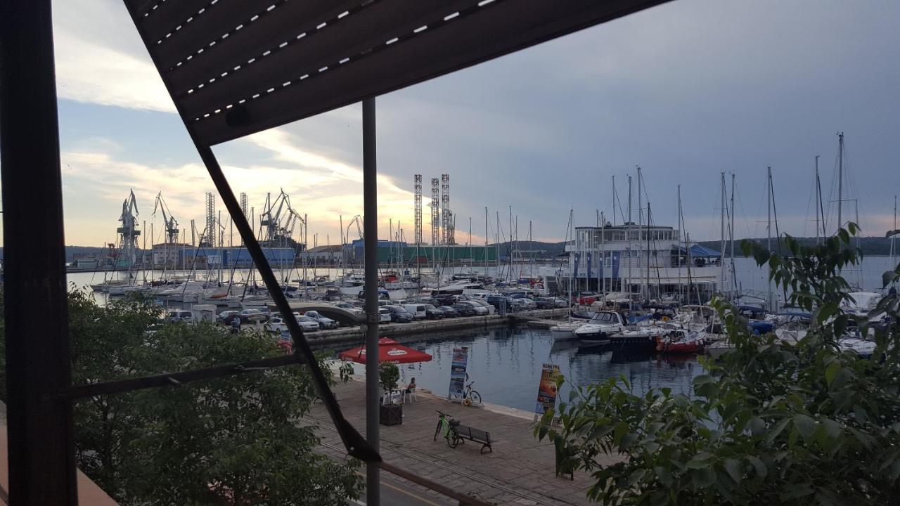 Harbour-Apartment With Sea View And Parking Spot Pula Exteriör bild