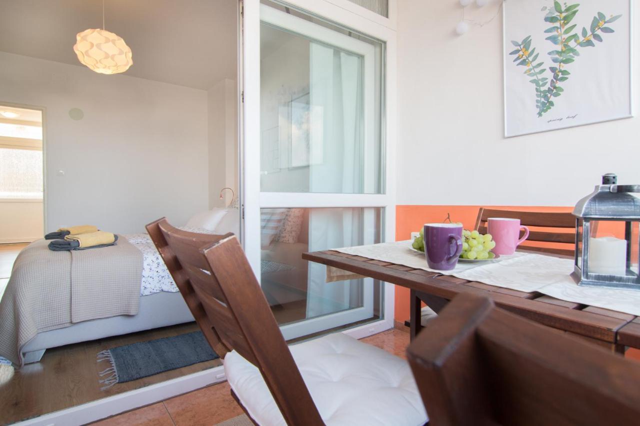 Harbour-Apartment With Sea View And Parking Spot Pula Exteriör bild